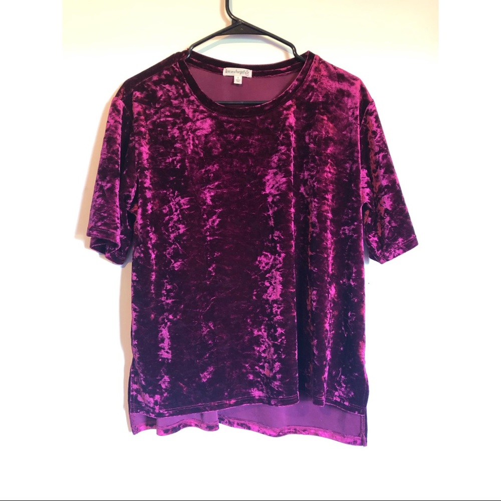 Love on a Hanger size L Top